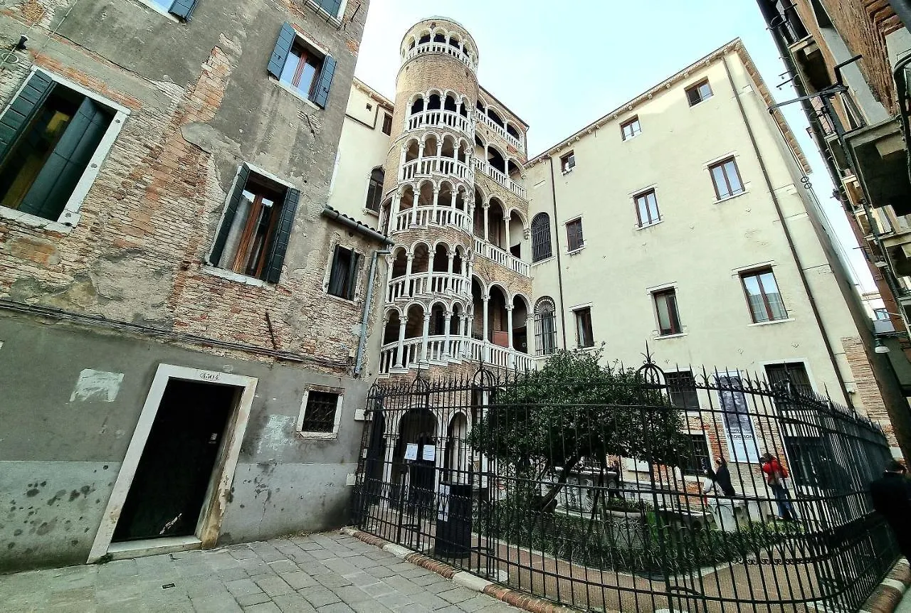 Spiral-Canal-View Apartment Venice 0*,