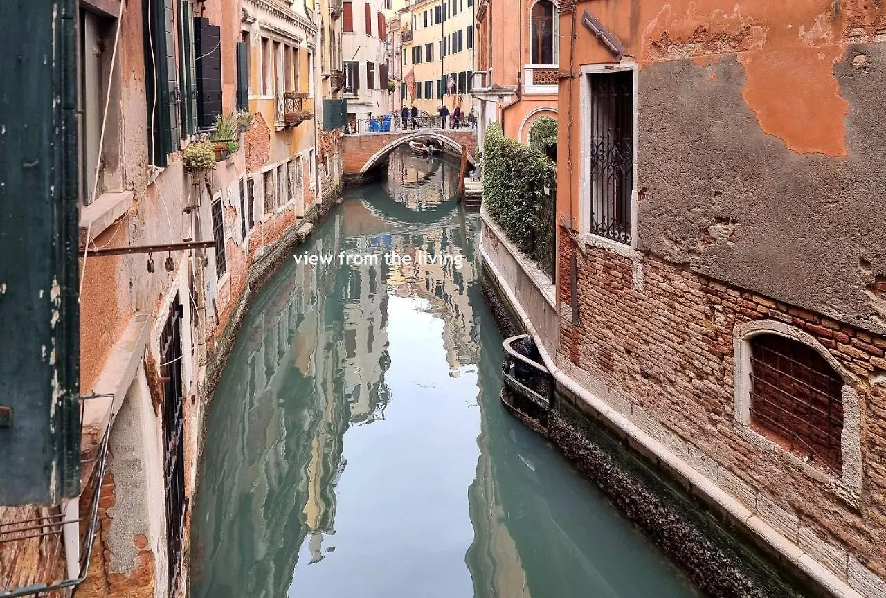 Spiral-Canal-View Apartment Venice